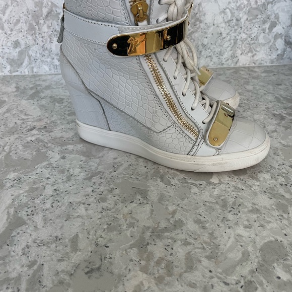 Authentic Giuseppe Zanotti white and gold High Top Sneakers Size 38.5 . - Picture 8 of 16